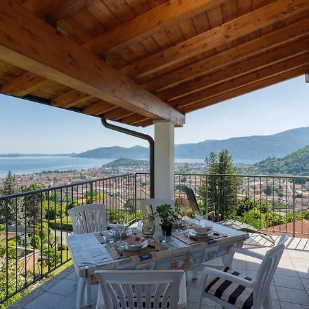 Panoramic'S Loft Lägenhet Verbania Exteriör bild