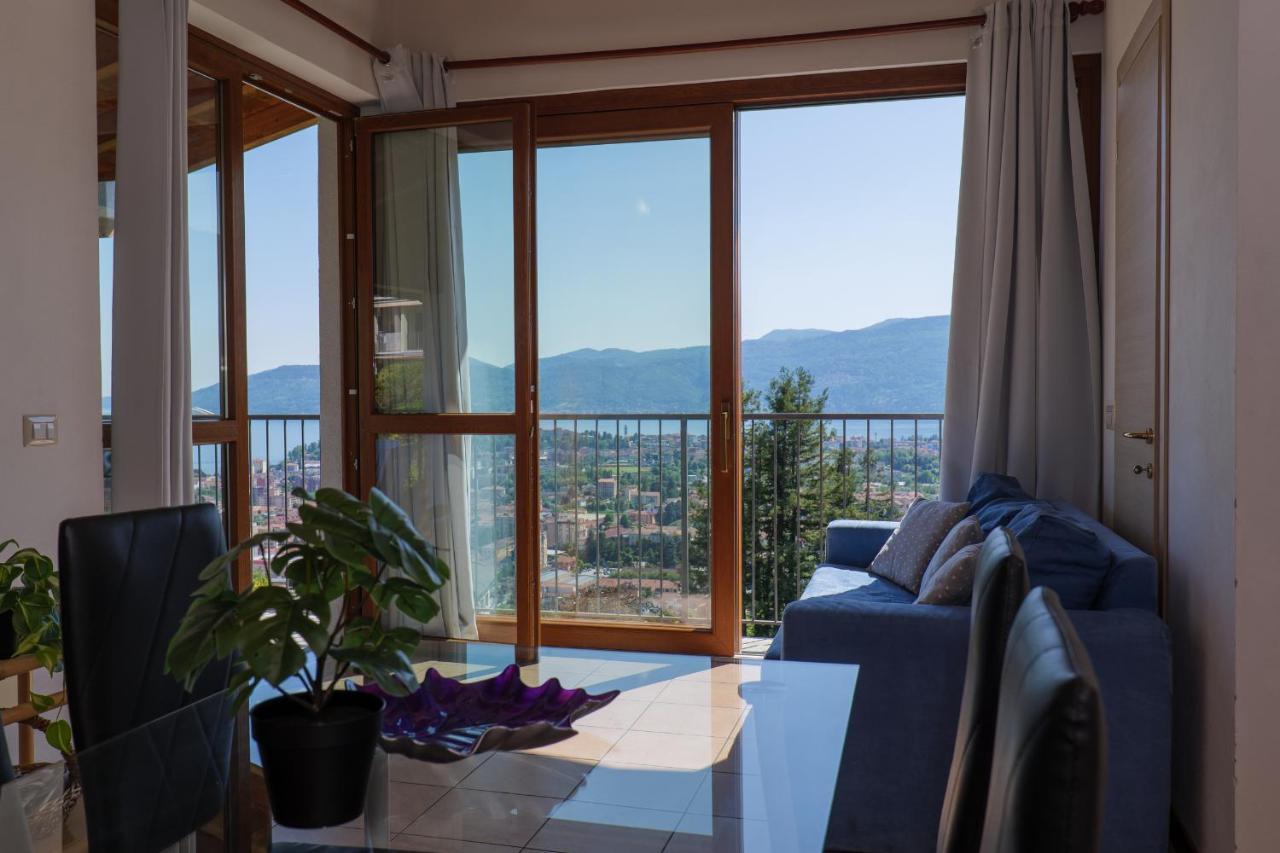 Panoramic'S Loft Lägenhet Verbania Exteriör bild